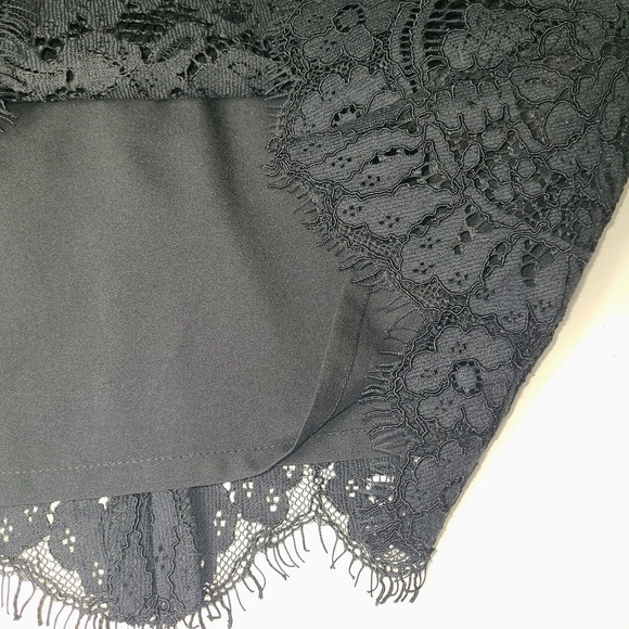 NWT Banana Republic Lace Shift Dress Womens Size 4 Black Bell Sleeve Scalloped - Picture 7 of 7